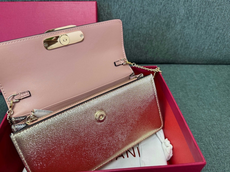 Va1e*ntin0 satchel bag